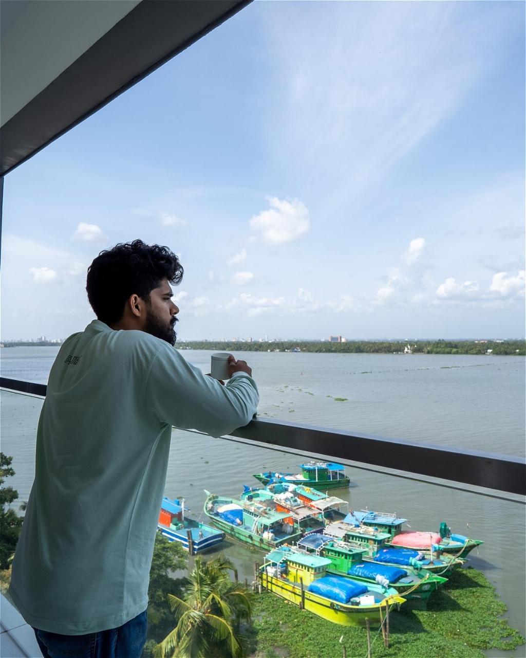 Kent Baywatch Suites Kochi Eksteriør billede