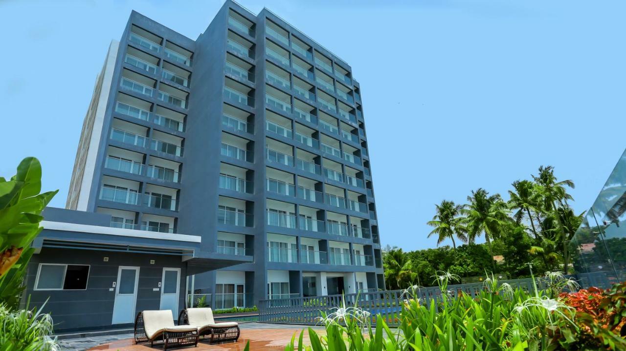 Kent Baywatch Suites Kochi Eksteriør billede