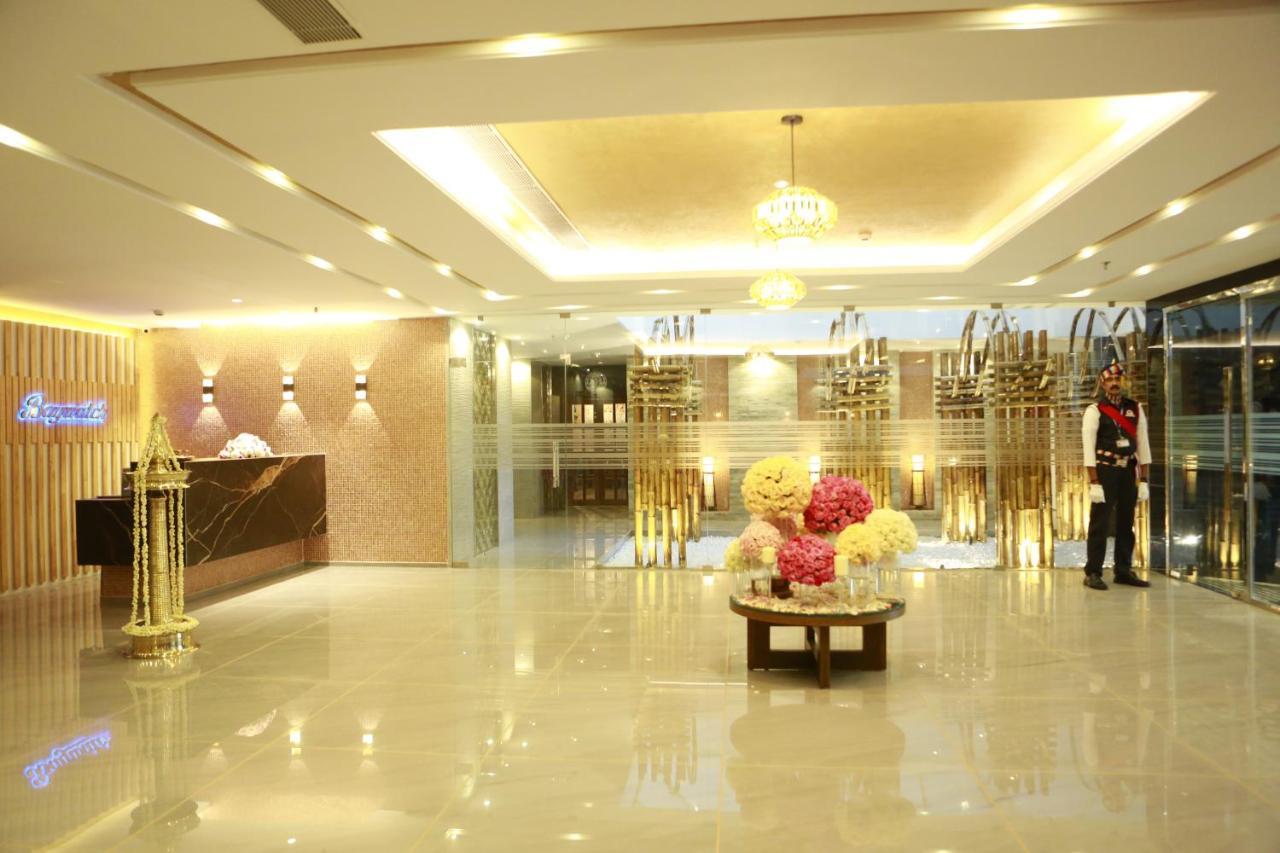 Kent Baywatch Suites Kochi Eksteriør billede
